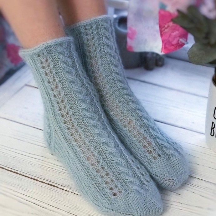 Ажурные носочки на двух спицах от мыска! Ажурные носочки на двух спицах от мыска!