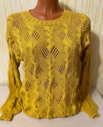 Джемпер из "кос" и ажурного узора спицами