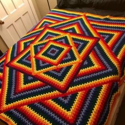 Интересный вариант бабушкиного квадрата