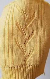 Красивый узор "Ветка с листьями", вяжем спицами