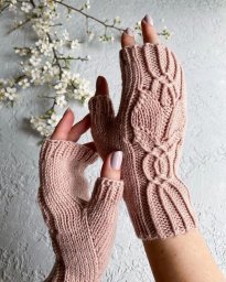 Нежные митенки спицами