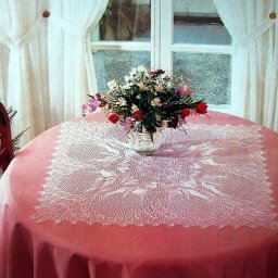 Для праздничного застолья вяжем красивую, ажурную скатерть!