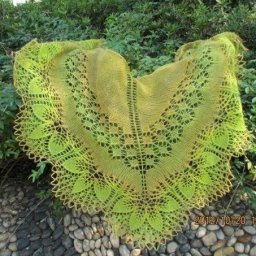 Нежная шаль спицами