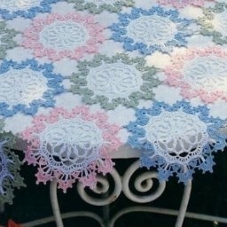 Отличная идея для новогодней скатерти