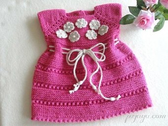 Очаровательное платьице для новорожденной малышки