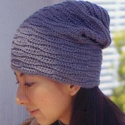 Шапочка рельефным узором