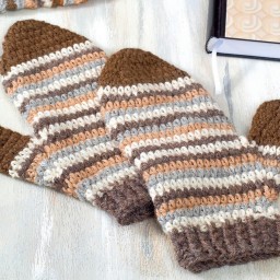 Мужские варежки в полоску