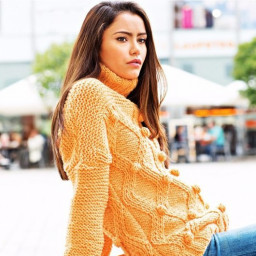 Объемный свитер с "шишечками"