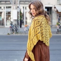 Вяжем шаль с узором из ромбов