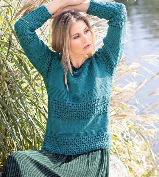 Иссиня-зеленый пуловер с сочетанием узоров спицами