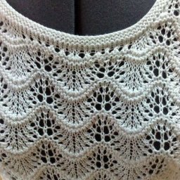 Необычный узор спицами