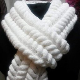 Шарф спицами с объемным узором
