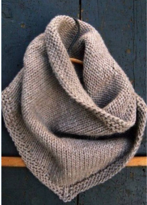 Бактус спицами: простое чудо для вашего гардероба