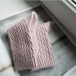 Узор спицами со скрещенными петлями