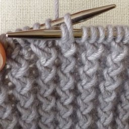 Вяжем французскую резнику спицами