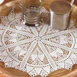 Строгая салфетка крючком