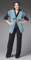 Удлиненная безрукавка спицами с отложным воротником