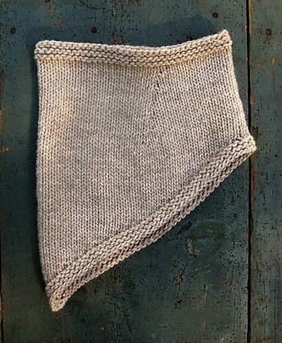 Модный бактус-снуд спицами Модный бактус-снуд спицами