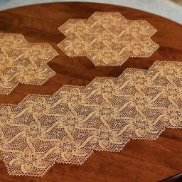 Интересный мотив крючком, подойдет для скатерти или салфетки