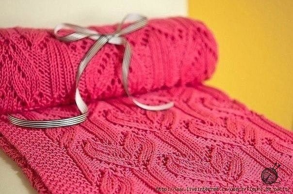 Яркий плед спицами: искусство уюта