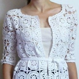 Стильный жакет, связанный из мотивов