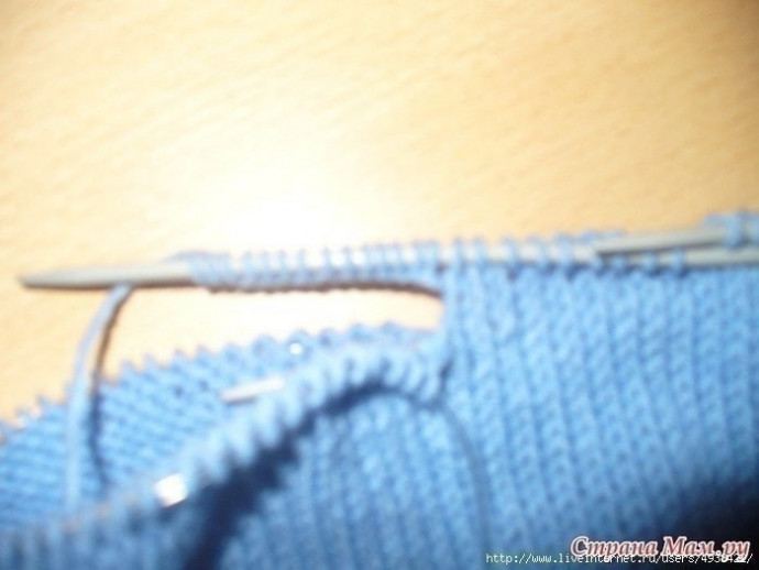 Бесшовные штанишки спицами