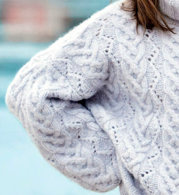 Свитер спицами