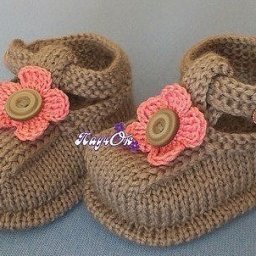 Очаровательные пинетки спицами