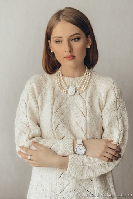 Удлинённый свитер White спицами Удлинённый свитер White спицами