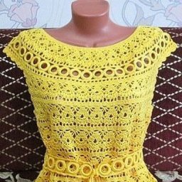 Красивая ажурная кофточка солнечного цвета