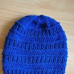 Милая мальчуковая шапочка