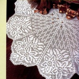 Салфетка в технике филейной технике