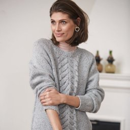 Серый джемпер с широкой косой