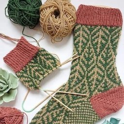 Симпатичные носочки в жаккардовой технике