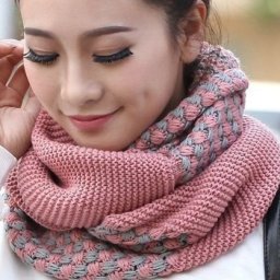 Симпатичный снуд спицами