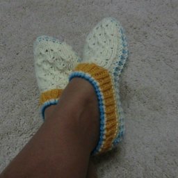 Мягкие тапочки спицами