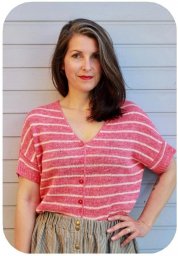 Полосатая кофточка спицами — классика, которая всегда в моде