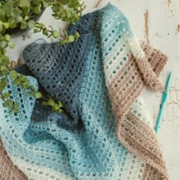 Нежная шаль крючком