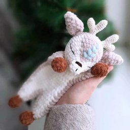 "Оленёнок комфортер" плюшевый, вяжем детям