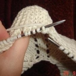 Вяжем следочки на двух спицам