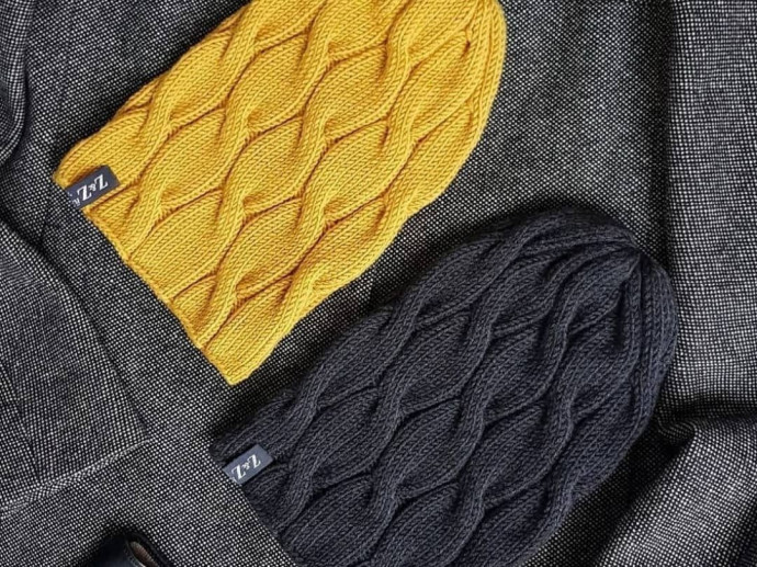 Шапка с косами, вяжем из мериноса