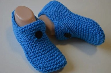 Домашние тапочки двумя спицами без швов