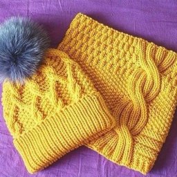 Тёплый вязаний комплект