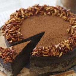 У нас сегодня сразу 7 именинниц!