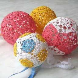 Вяжем ажурный шарик крючком