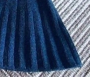 Синяя юбка спицами