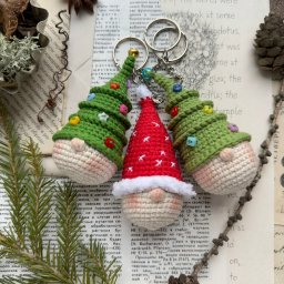 Вяжем новогоднего гнома!