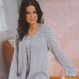 Стильная двойка, вязаная спицами - комплект в модном сером цвете