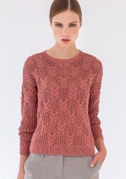 Ажурный джемпер с косами и спущенными плечами