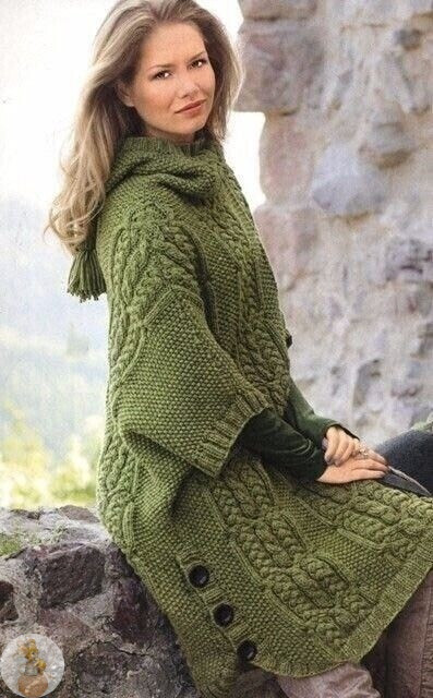 Оливковоe пончо с капюшоном Оливковоe пончо с капюшоном